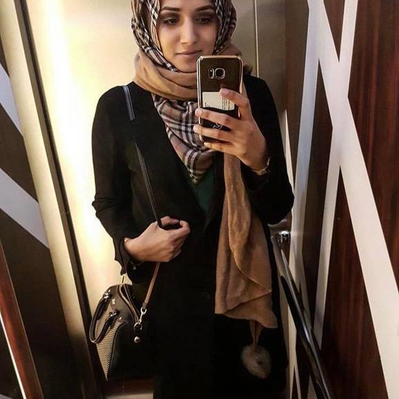 Meet your Posher, Amna - Picture 1 of 1